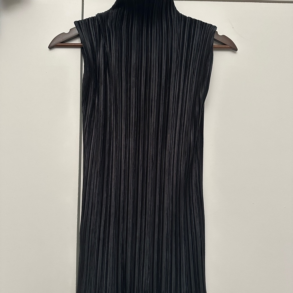 Issey Miyake sleeveless shirt